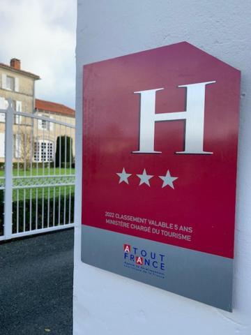 Logis Domaine Du Prieure Hotell Tonnay-Boutonne Exteriör bild