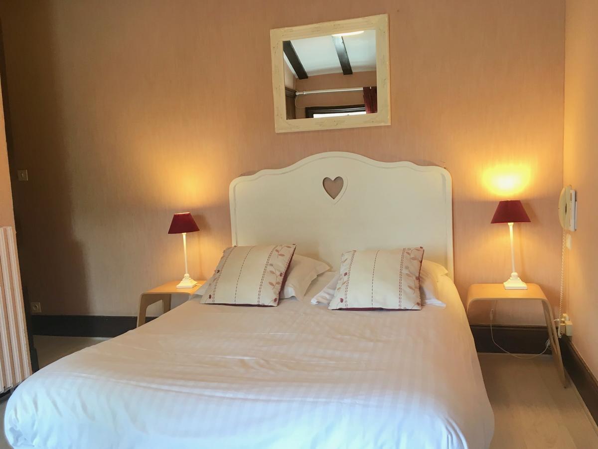 Logis Domaine Du Prieure Hotell Tonnay-Boutonne Exteriör bild