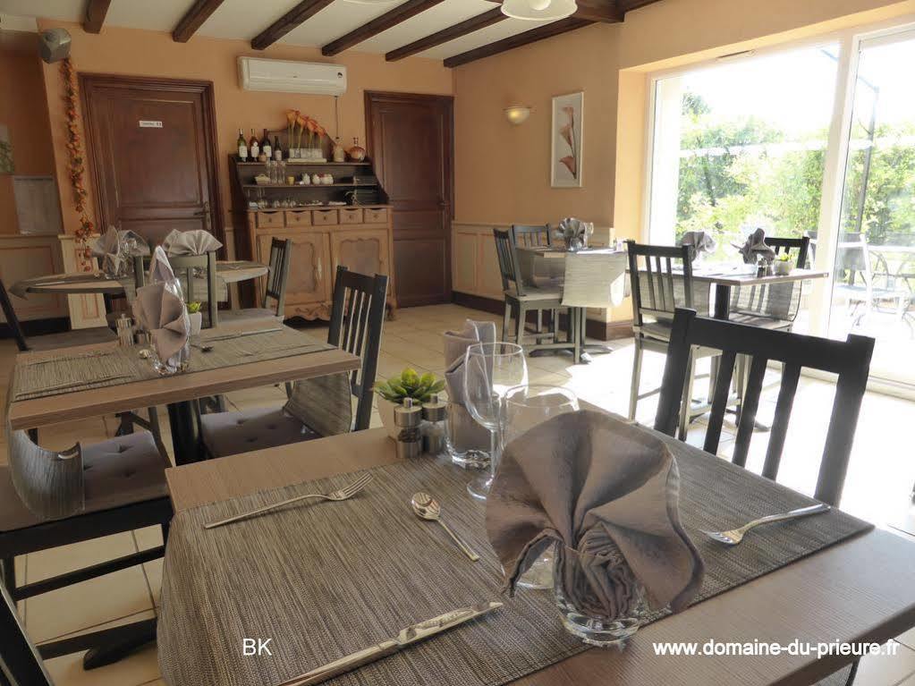 Logis Domaine Du Prieure Hotell Tonnay-Boutonne Exteriör bild