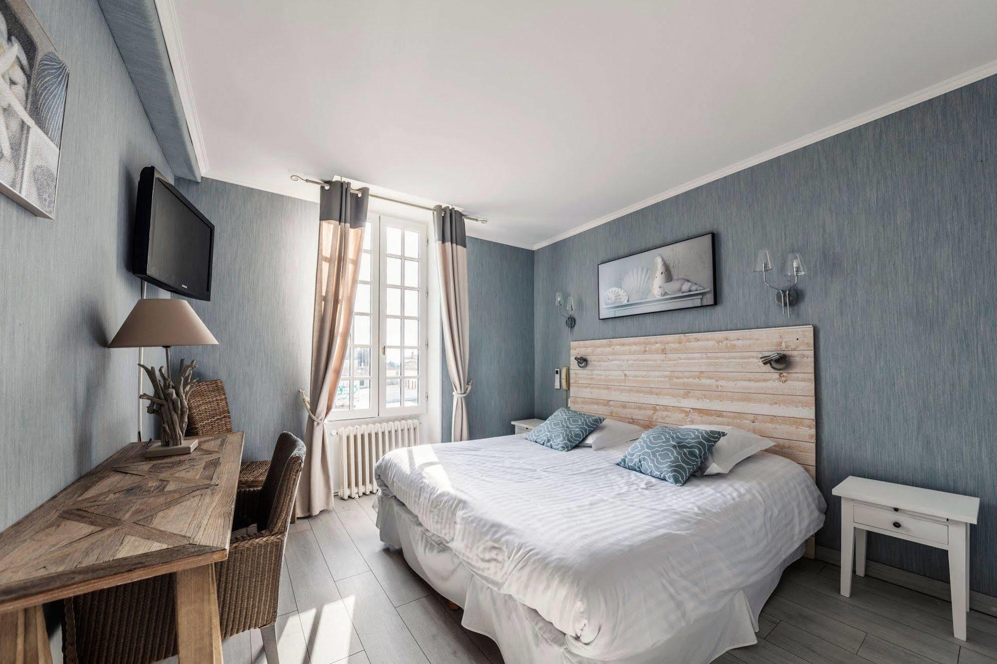 Logis Domaine Du Prieure Hotell Tonnay-Boutonne Exteriör bild