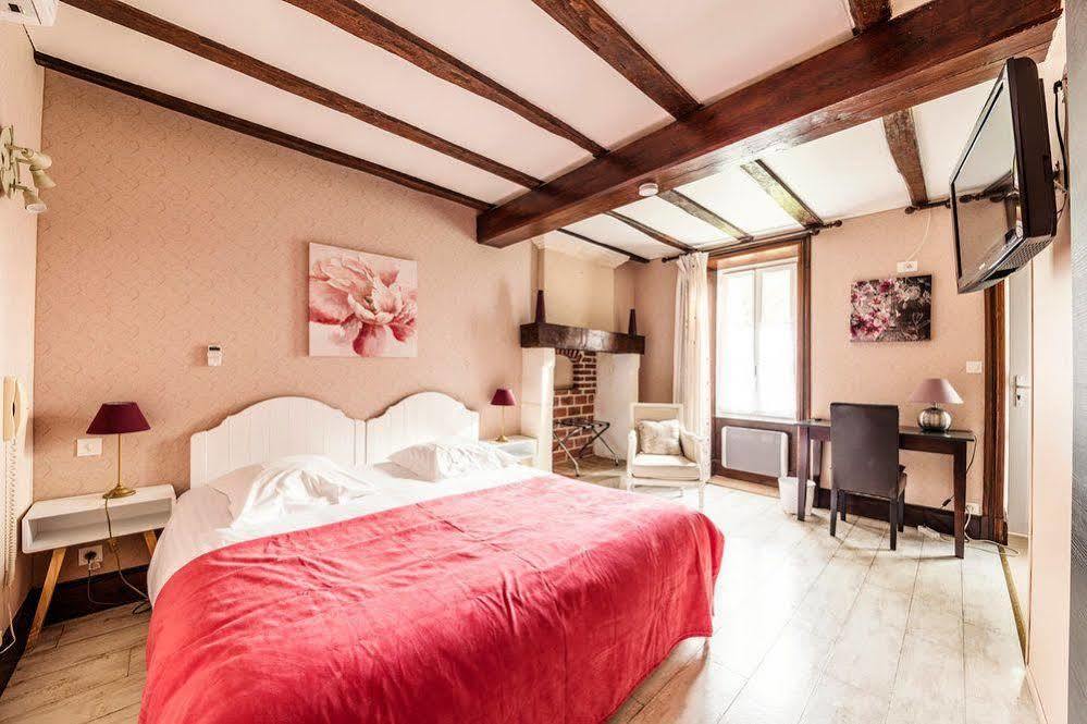 Logis Domaine Du Prieure Hotell Tonnay-Boutonne Exteriör bild