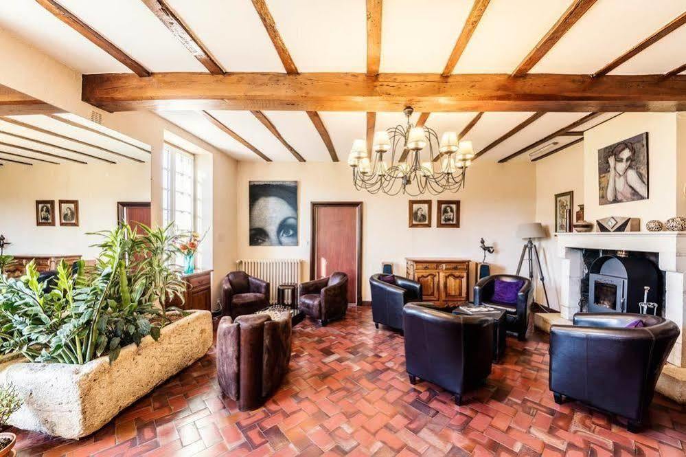 Logis Domaine Du Prieure Hotell Tonnay-Boutonne Exteriör bild